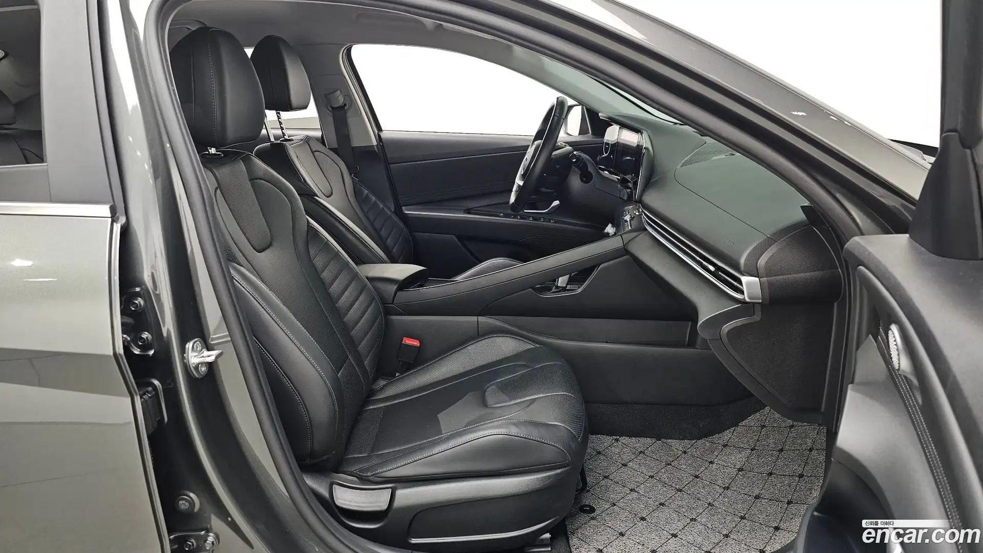 AVANTE Hyundai 2021.10-OPTION-015