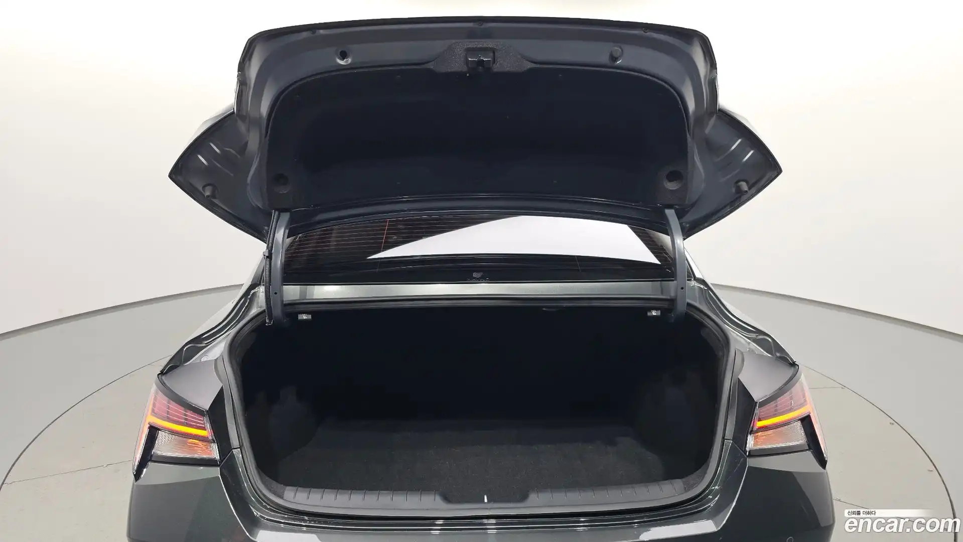 AVANTE Hyundai 2021.10-OPTION-045