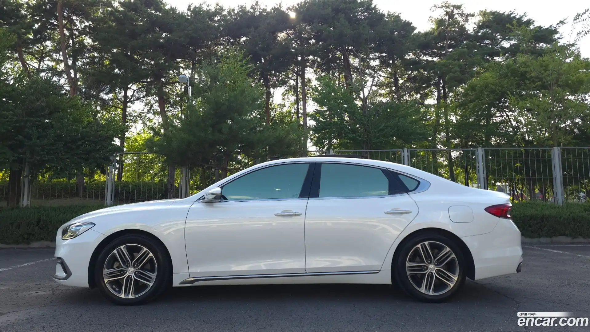 Grandeur Hyundai 2019.4-OPTION-023