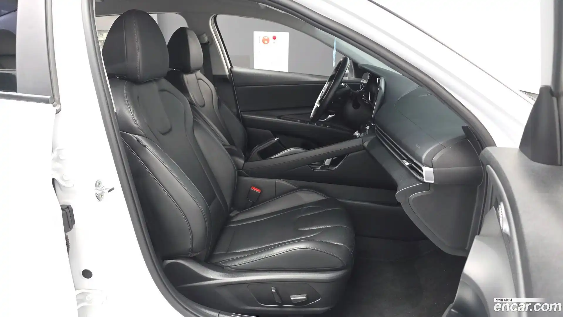 AVANTE Hyundai 2022.5-OPTION-015