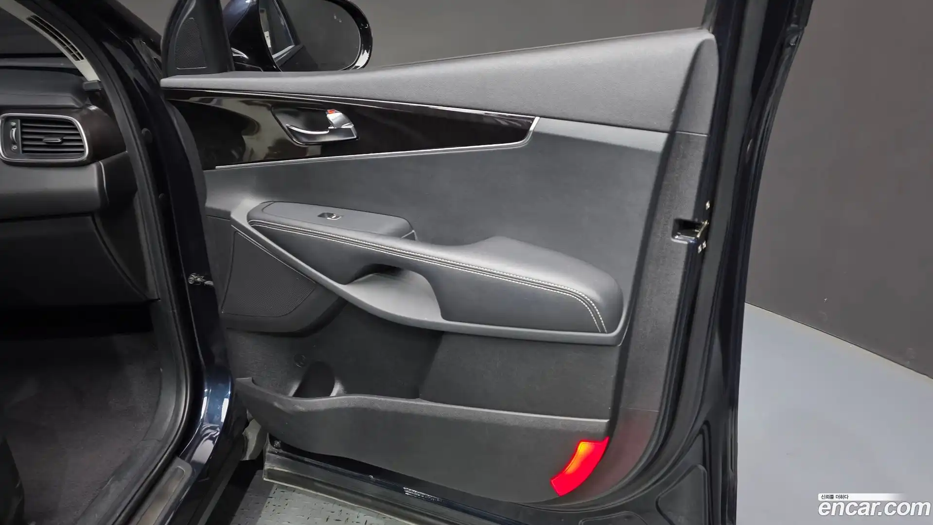 Sorento Kia 2019.8-INNER-034