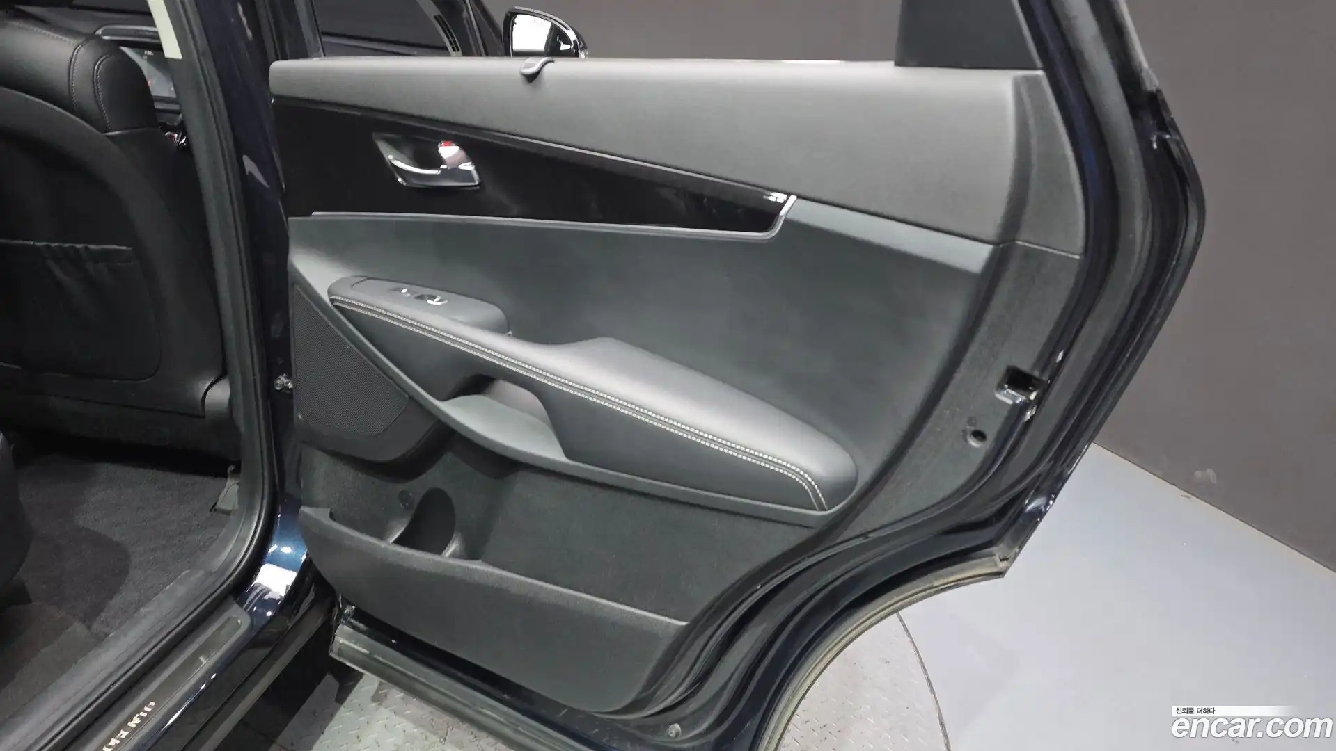 Sorento Kia 2019.8-INNER-035