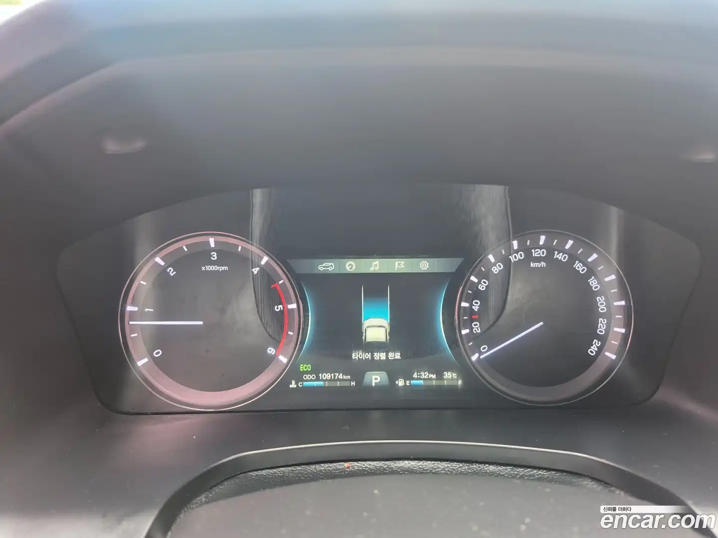 Rexton KG Mobility 2020.11-INNER-008