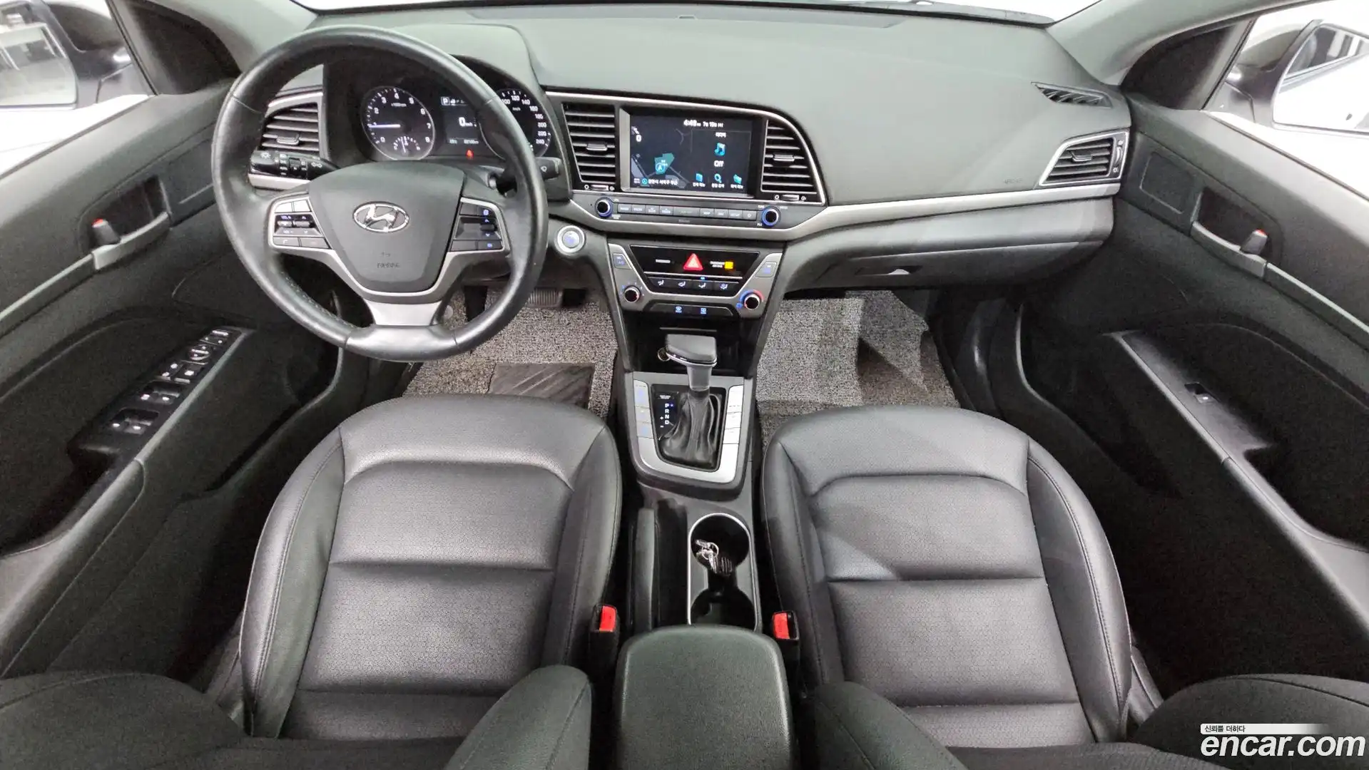 AVANTE Hyundai 2018.3-INNER-007