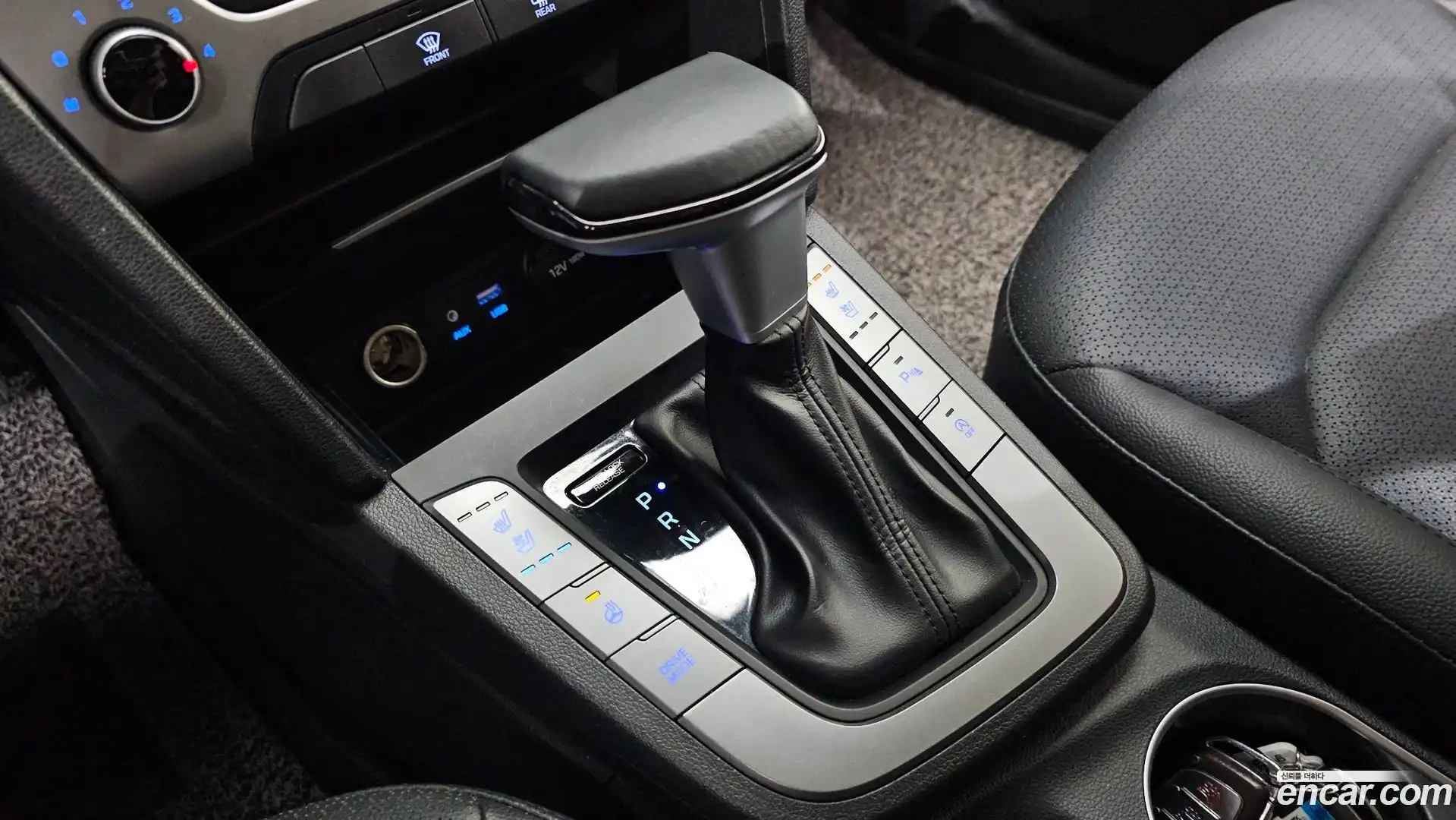 AVANTE Hyundai 2018.3-INNER-009