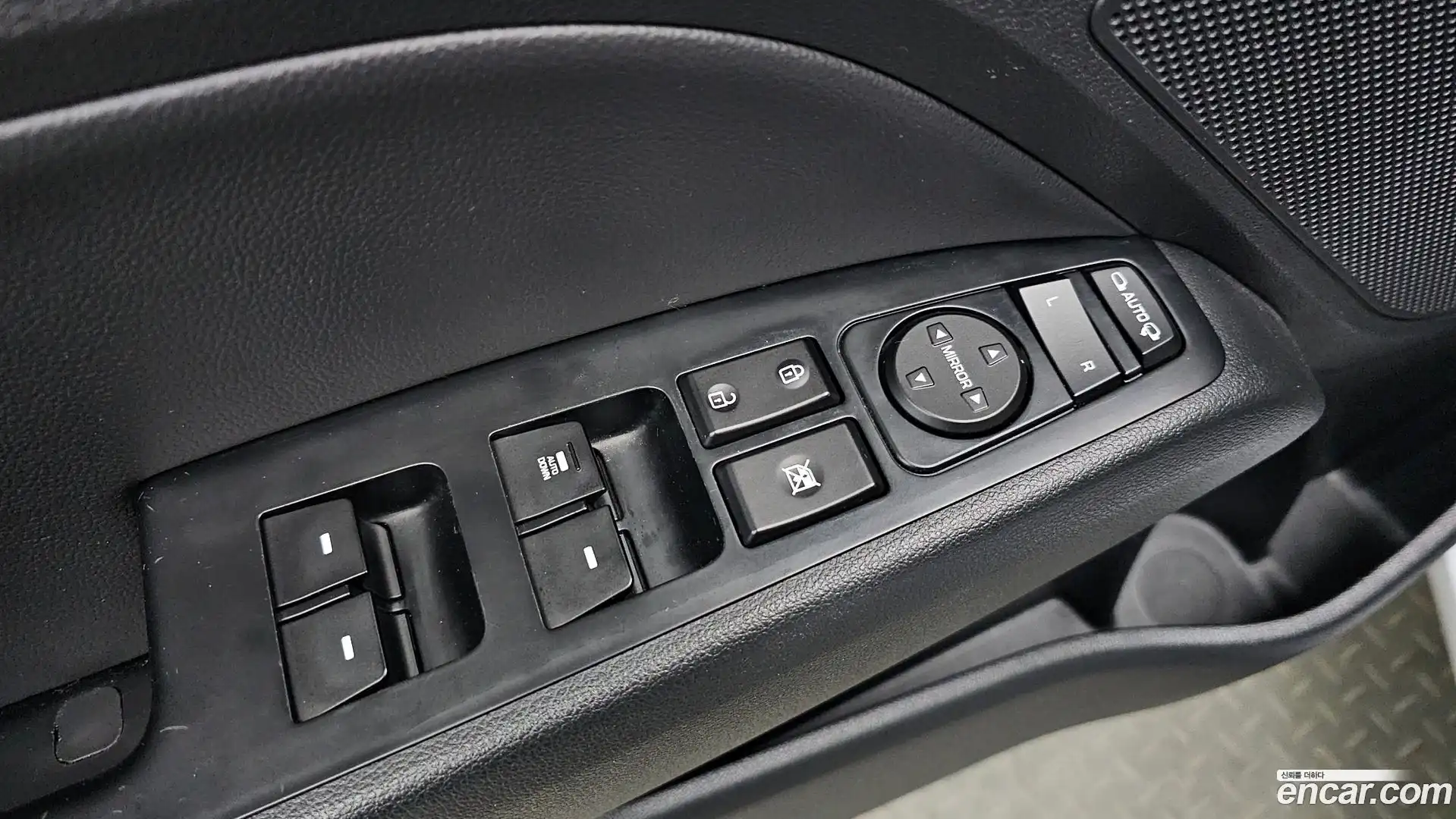 AVANTE Hyundai 2018.3-OPTION-017
