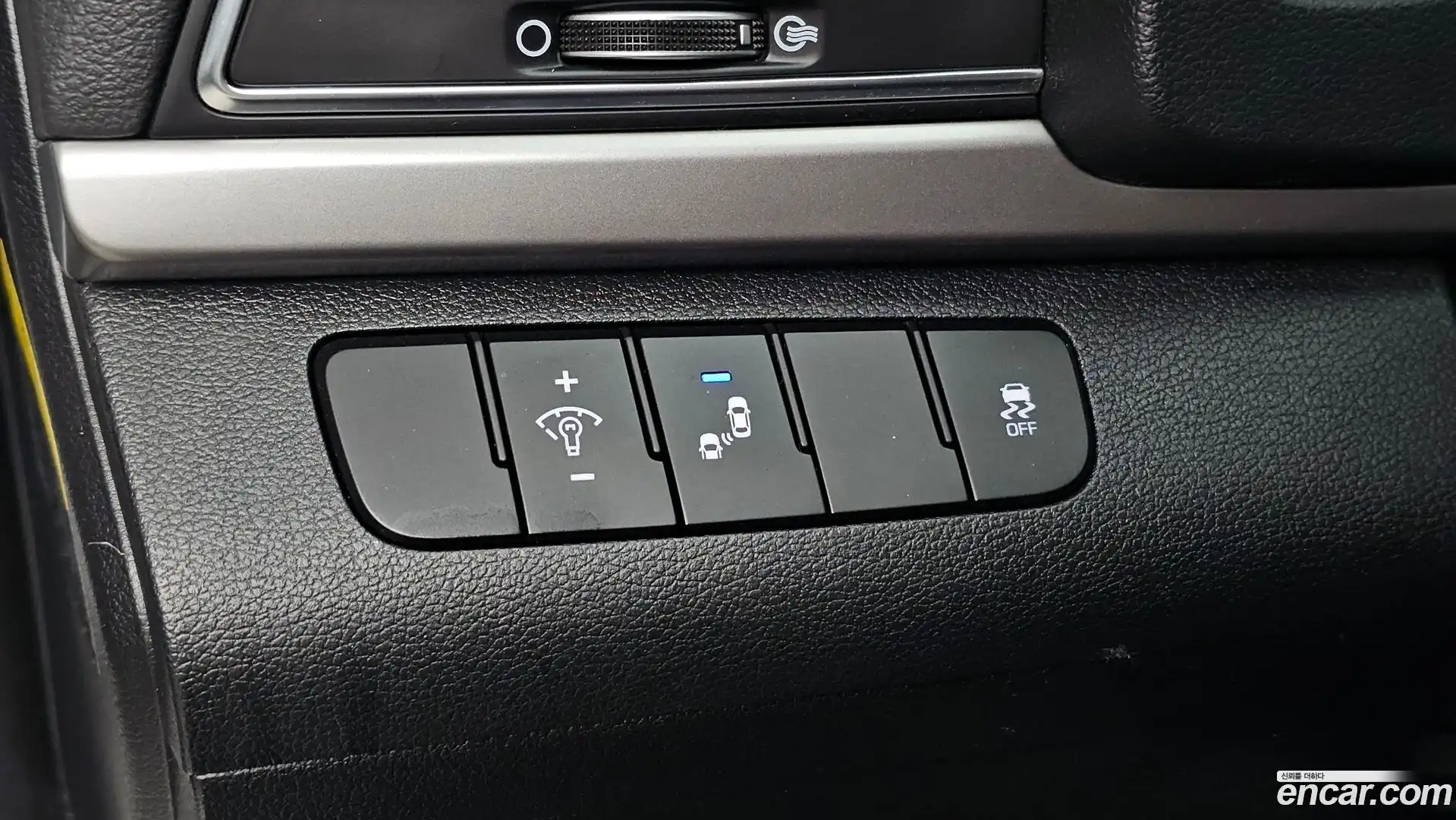 AVANTE Hyundai 2018.3-OPTION-018