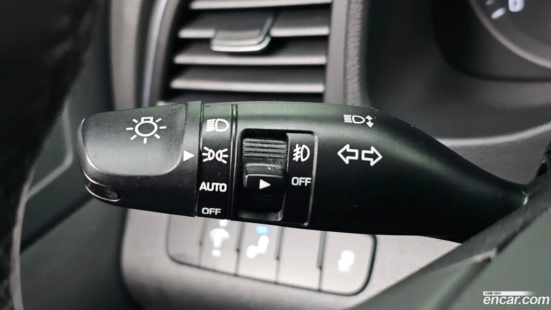 AVANTE Hyundai 2018.3-OPTION-020