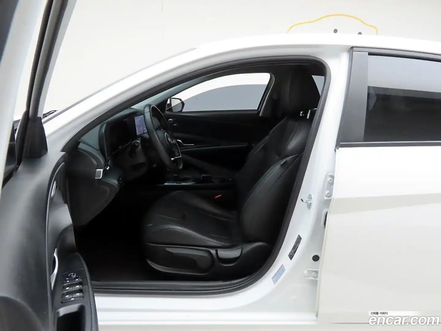 AVANTE Hyundai 2023.0-OPTION-017