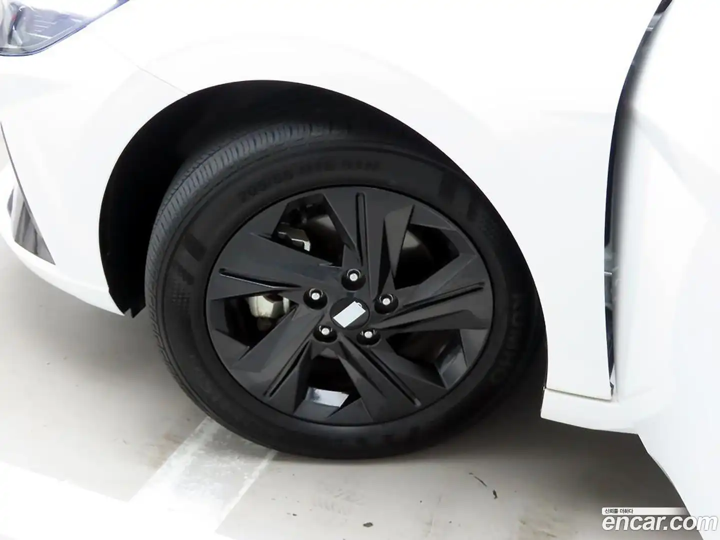 AVANTE Hyundai 2023.0-OPTION-023