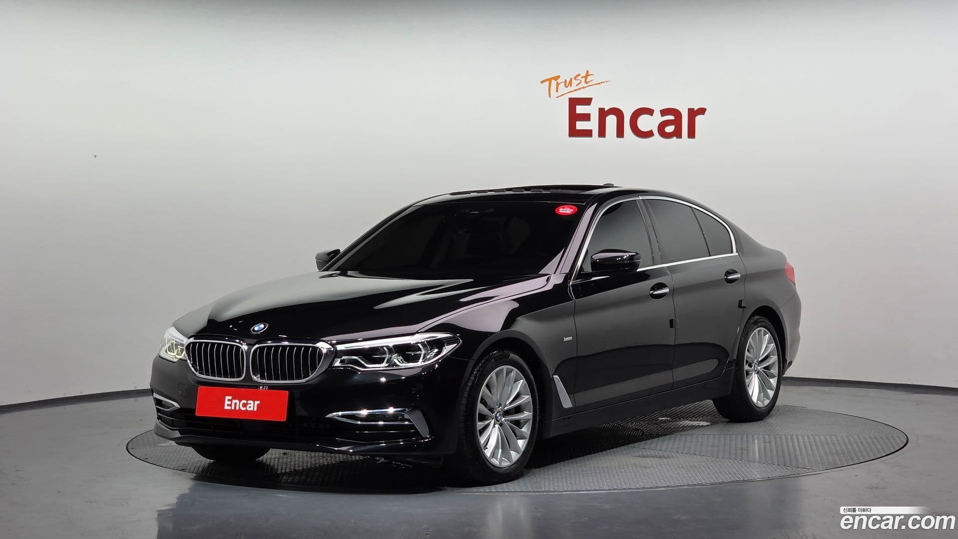 Main__Slider__Photo:5-Series BMW 2018.8-0