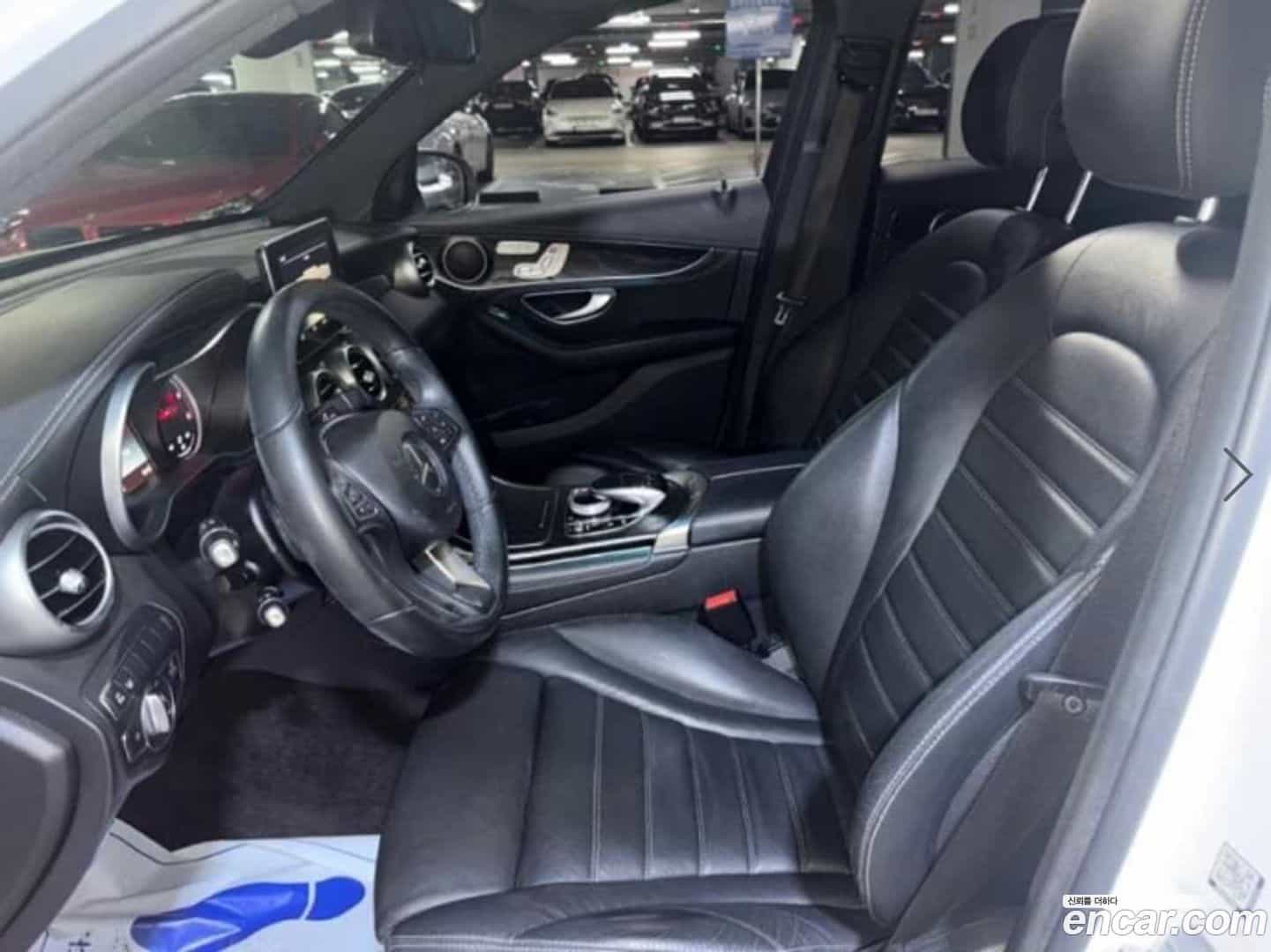 GLC-Class Mercedes-Benz 2017.1-OUTER-006