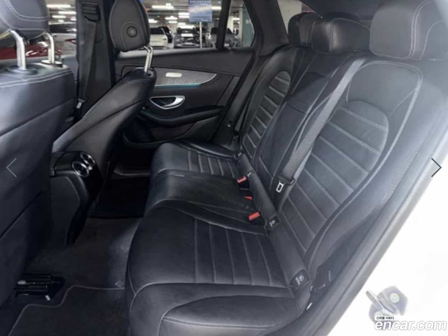GLC-Class Mercedes-Benz 2017.1-INNER-007