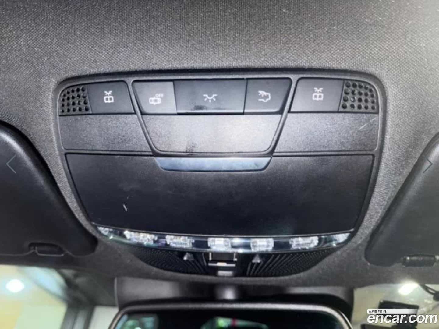 GLC-Class Mercedes-Benz 2017.1-OPTION-019