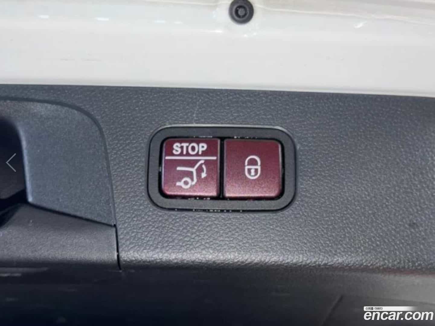 GLC-Class Mercedes-Benz 2017.1-OPTION-022