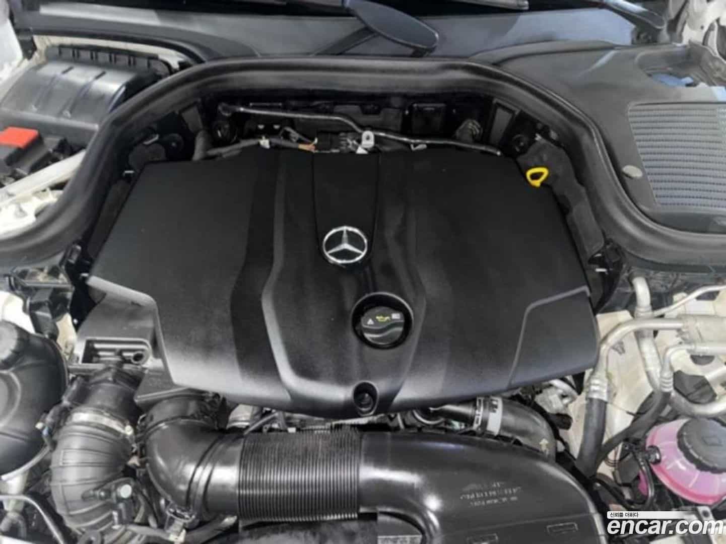 GLC-Class Mercedes-Benz 2017.1-OPTION-023