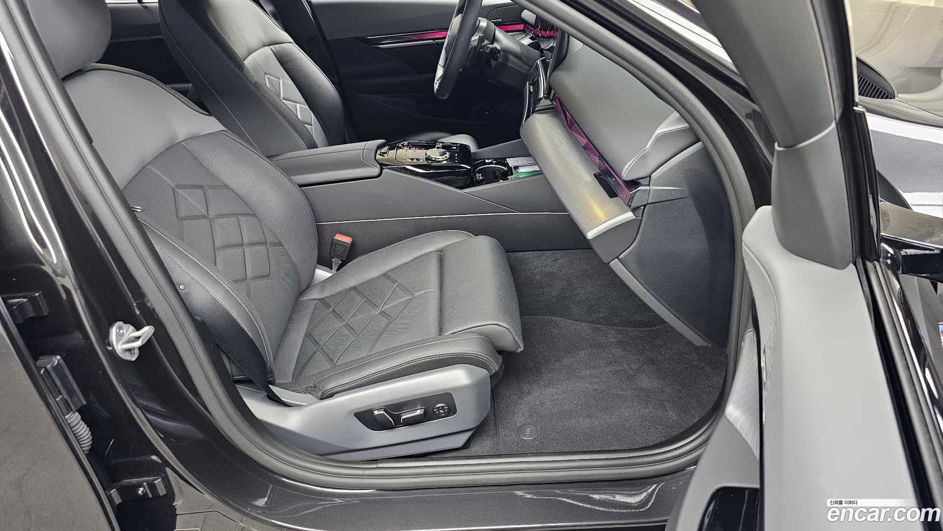 5-Series BMW 2025.9-INNER-036