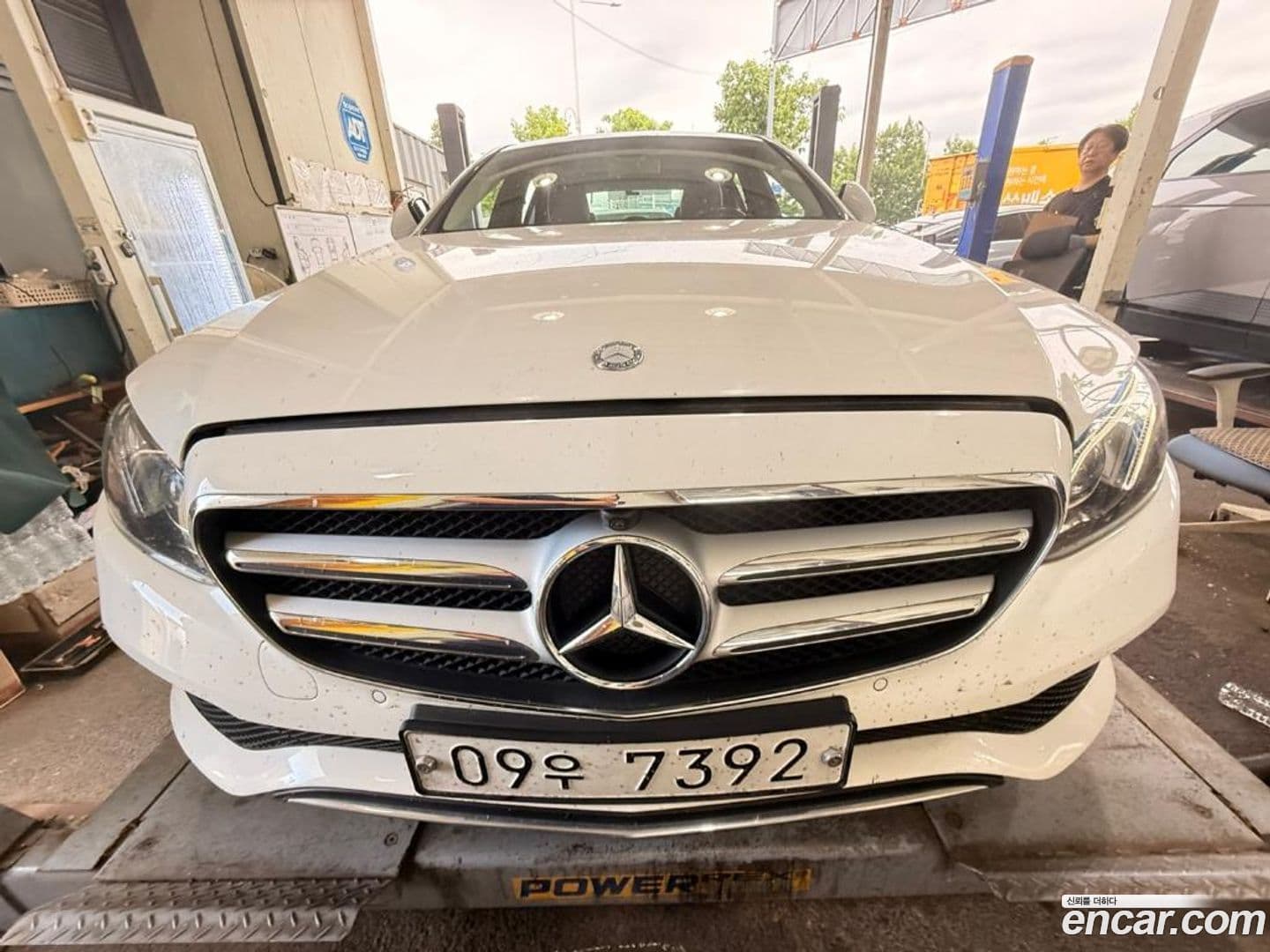 Main__Slider__Photo:E-Class Mercedes-Benz 2017.2-0