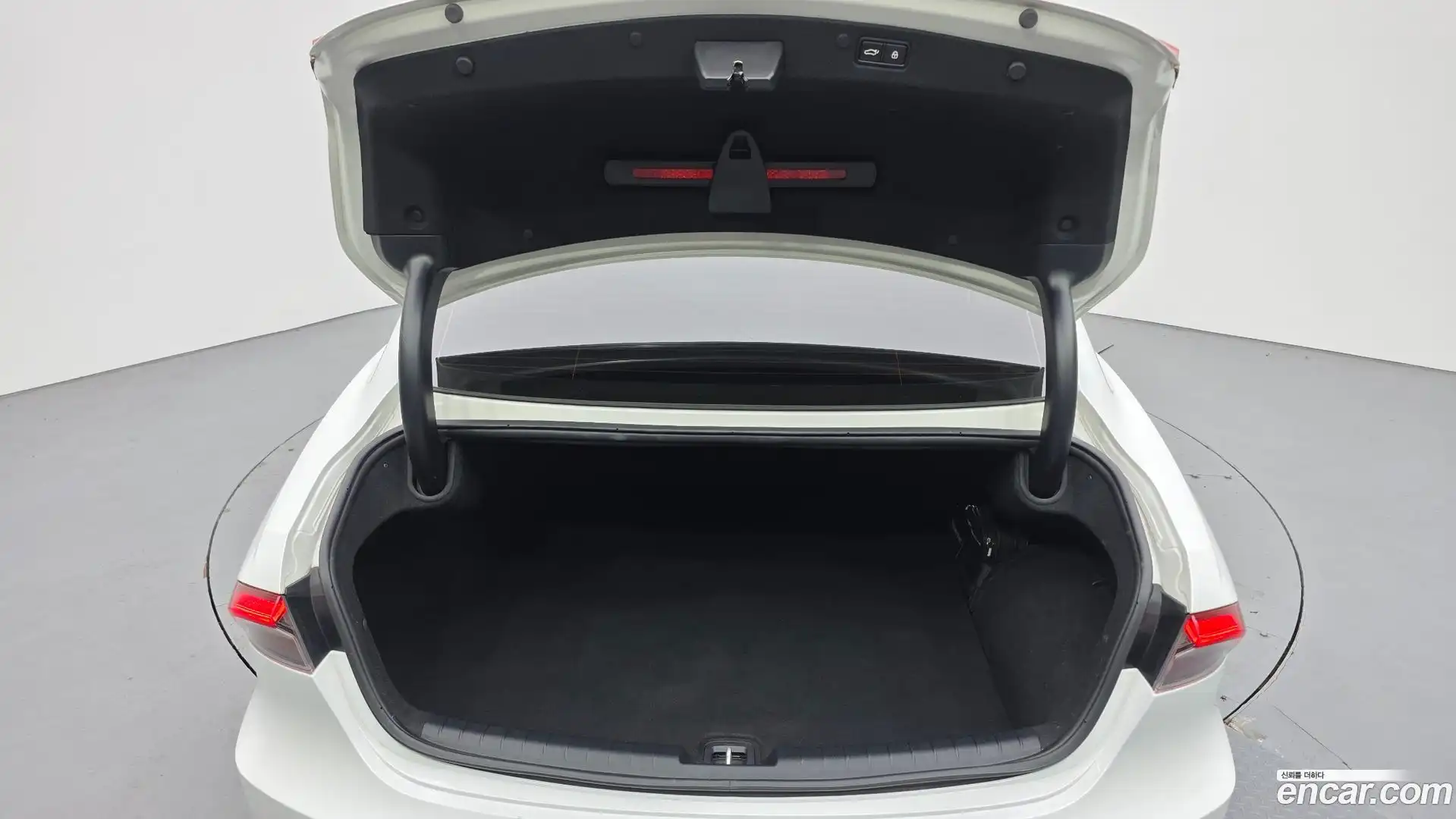 Grandeur Hyundai 2020.6-OPTION-024