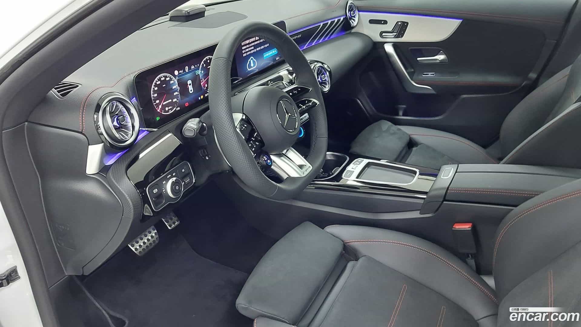 CLA-Class Mercedes-Benz 2025.9-INNER-009