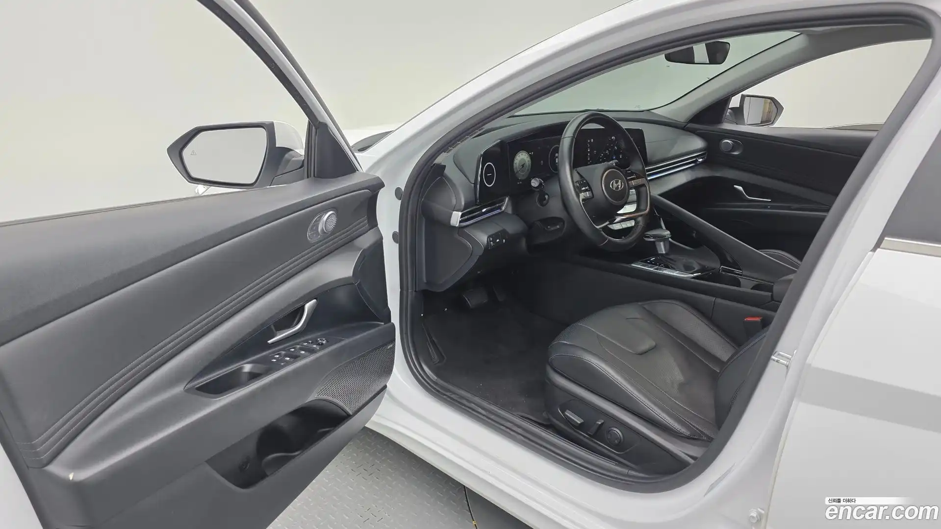 AVANTE Hyundai 2020.10-INNER-010