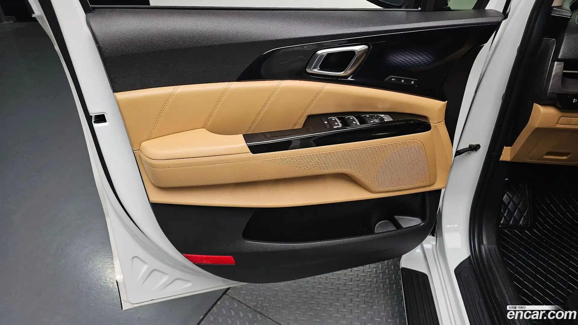Canival Kia 2021.2-INNER-034