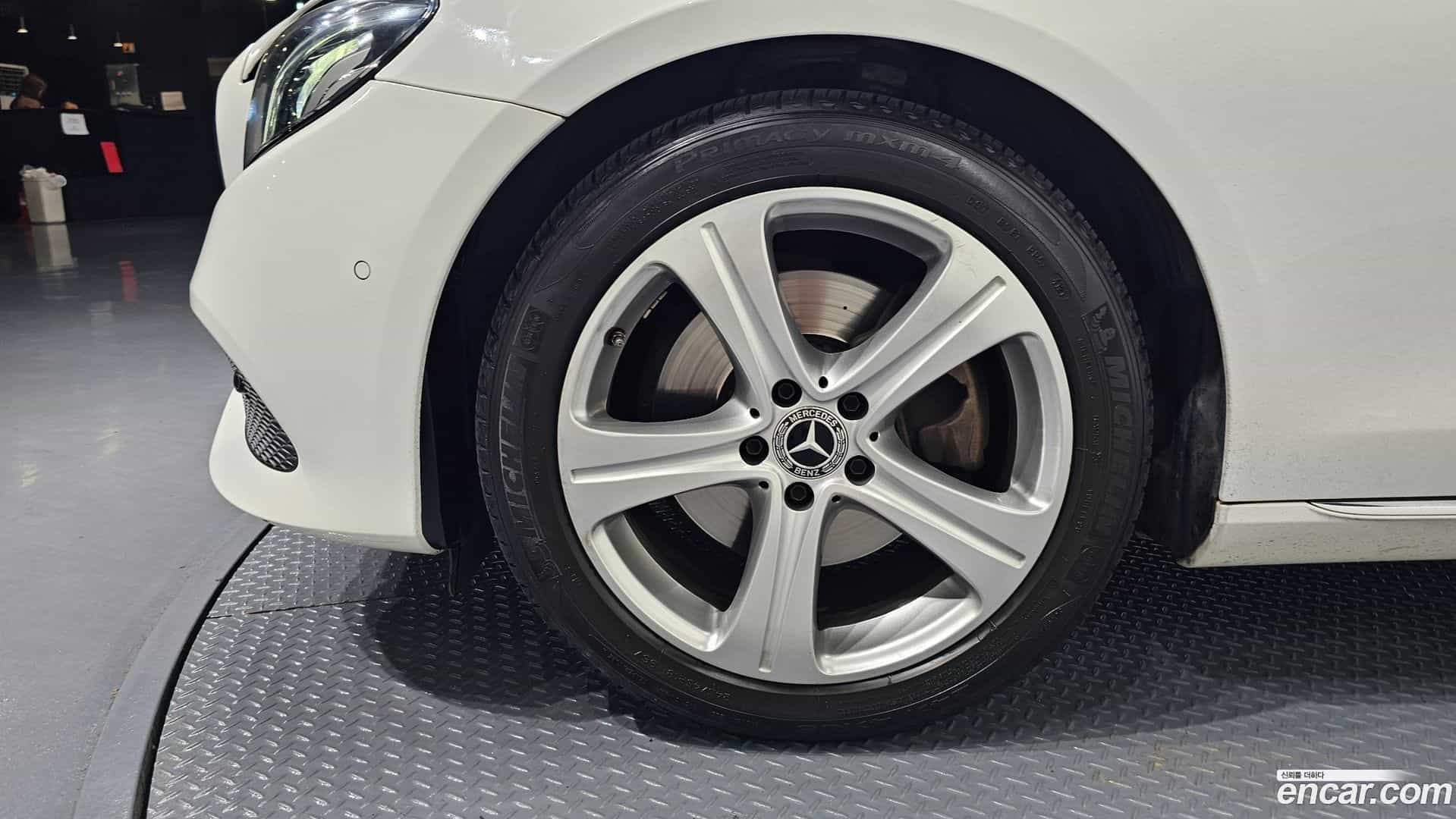 E-Class Mercedes-Benz 2018.2-OUTER-005