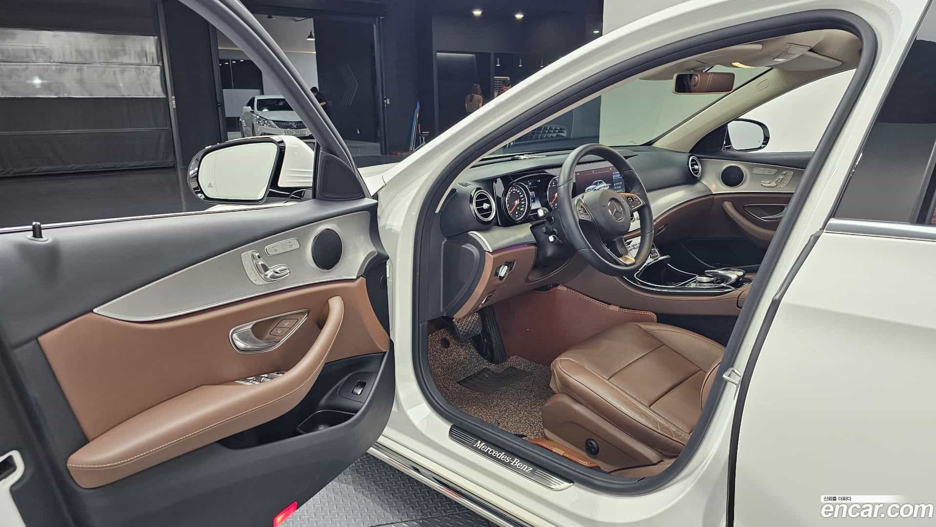 E-Class Mercedes-Benz 2018.2-INNER-010