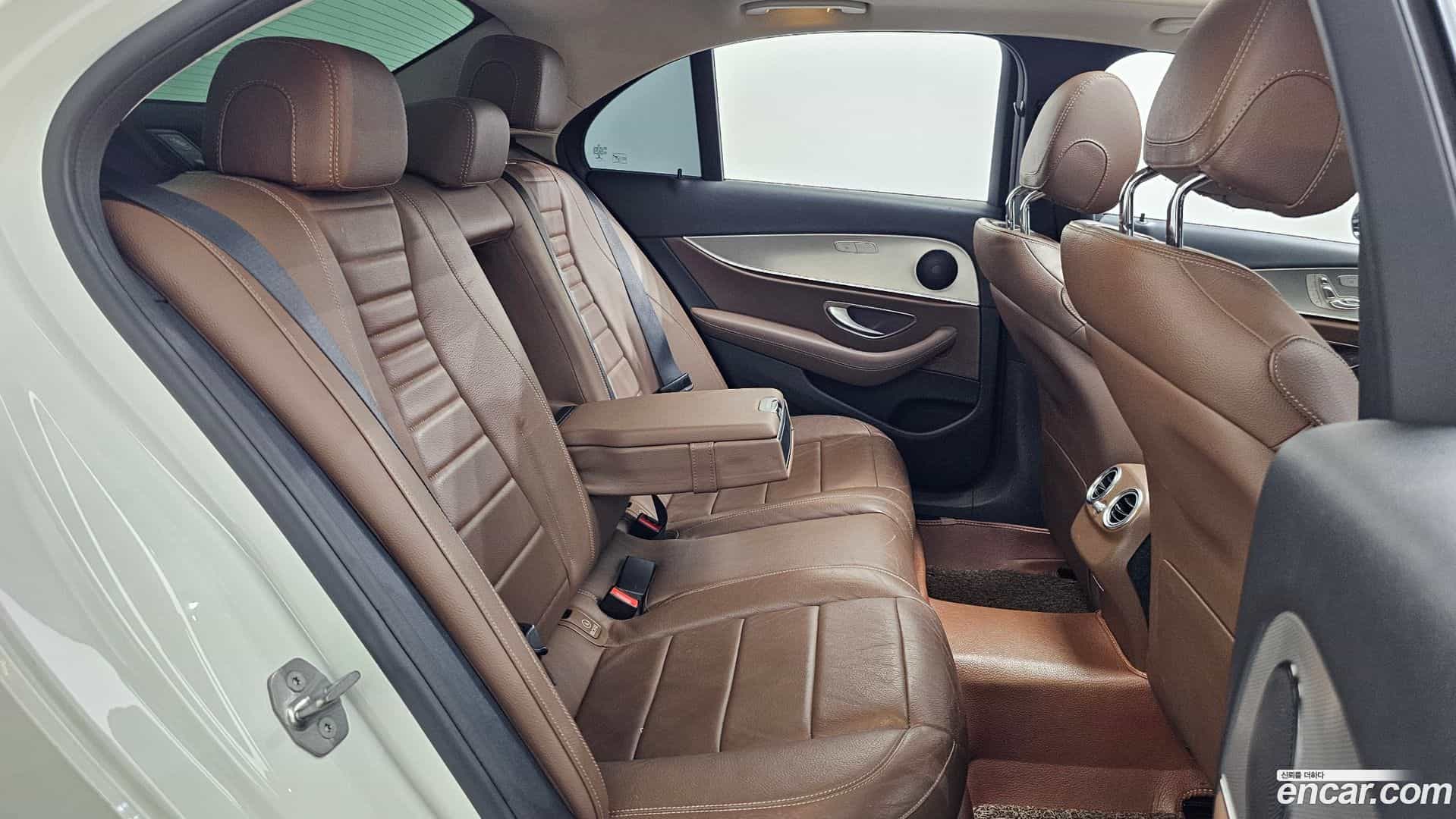 E-Class Mercedes-Benz 2018.2-OPTION-016