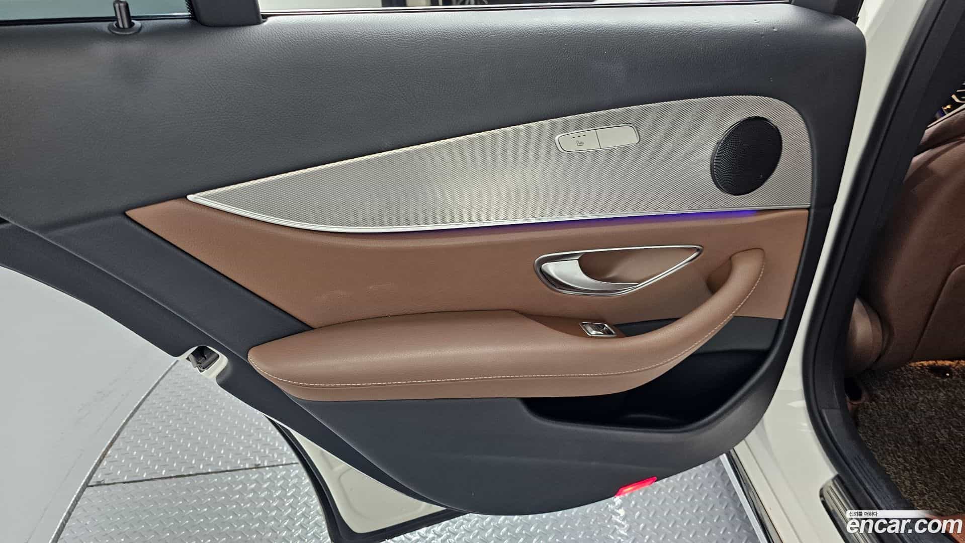 E-Class Mercedes-Benz 2018.2-INNER-035