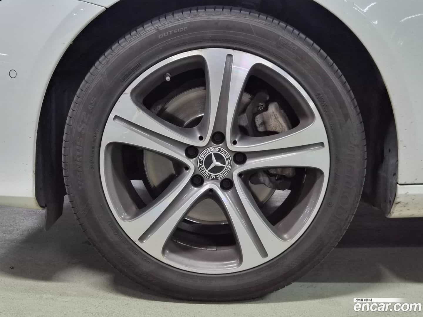 E-Class Mercedes-Benz 2018.10-OUTER-006