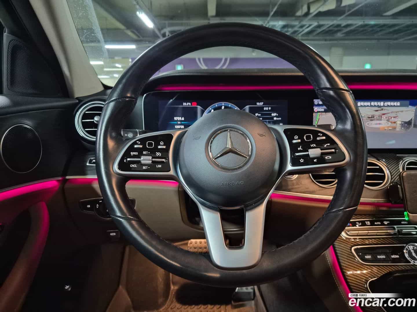 E-Class Mercedes-Benz 2018.10-OPTION-015