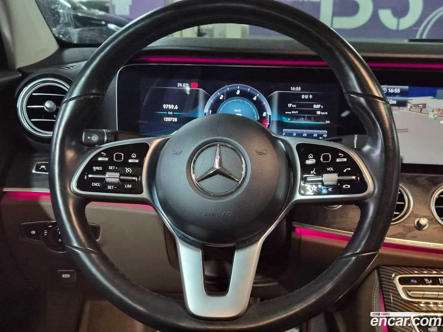 E-Class Mercedes-Benz 2018.10-OPTION-016
