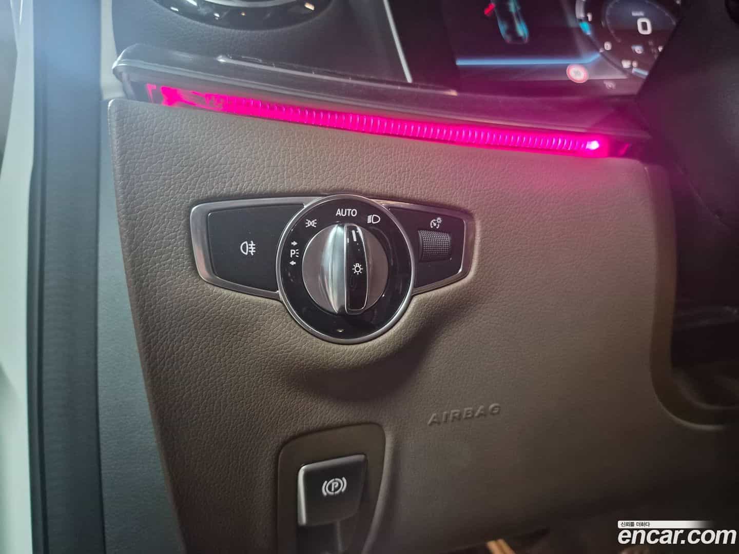 E-Class Mercedes-Benz 2018.10-OPTION-022