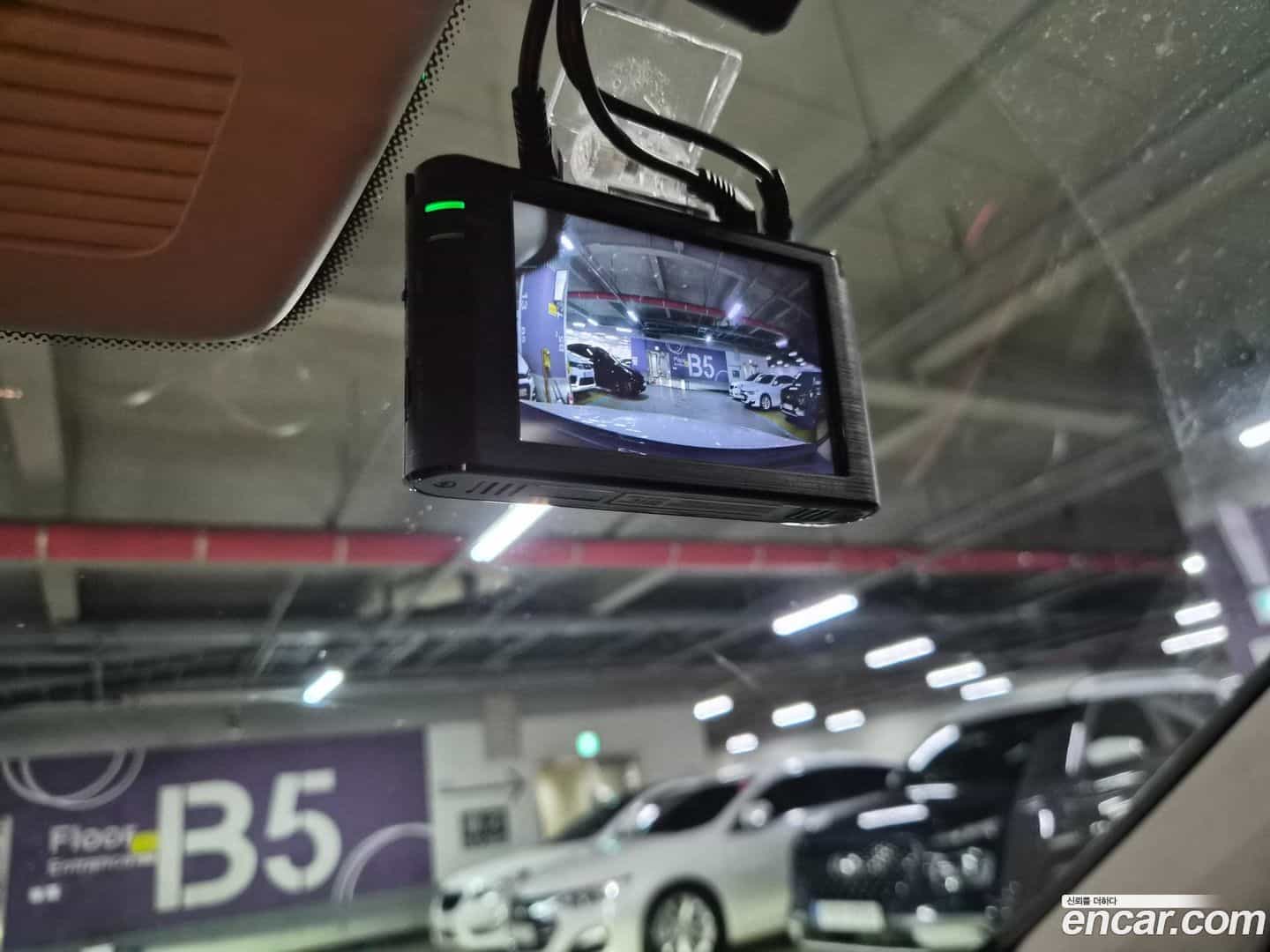 E-Class Mercedes-Benz 2018.10-OPTION-023