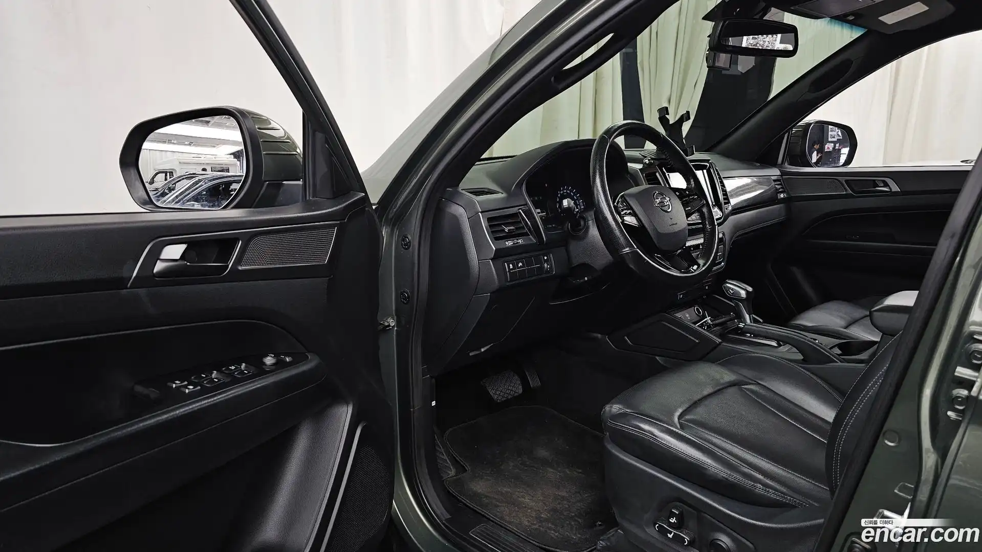 Rexton KG Mobility 2021.5-INNER-010