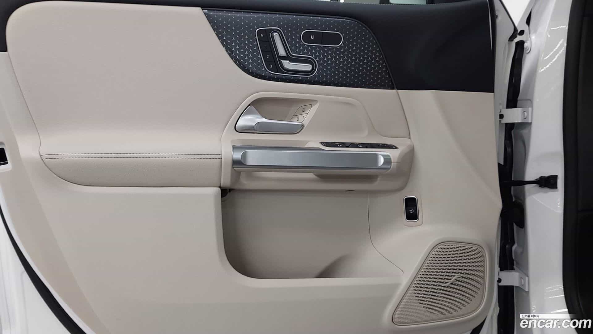 EQB Mercedes-Benz 2025.8-OPTION-019