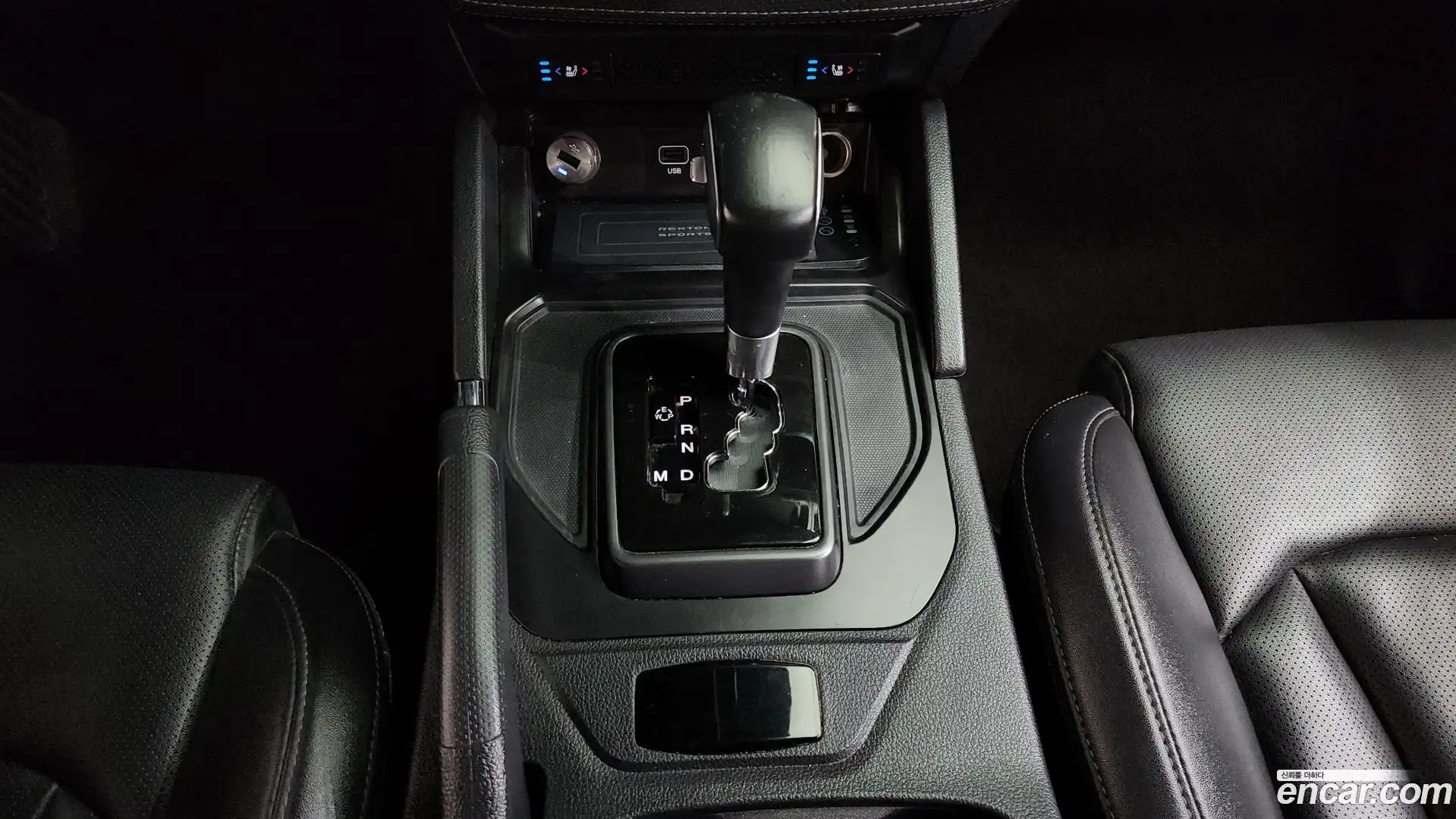 Rexton KG Mobility 2021.8-INNER-009