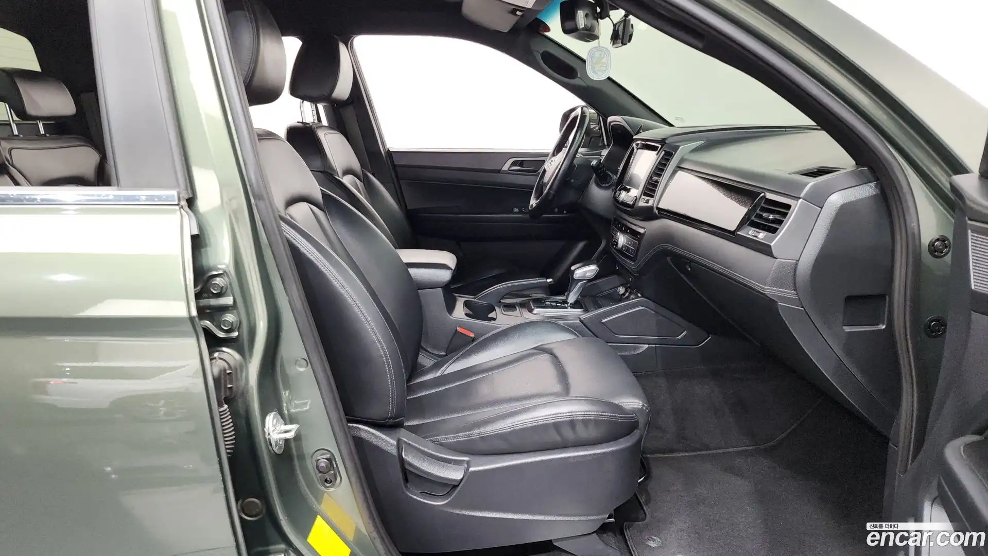 Rexton KG Mobility 2021.8-INNER-036