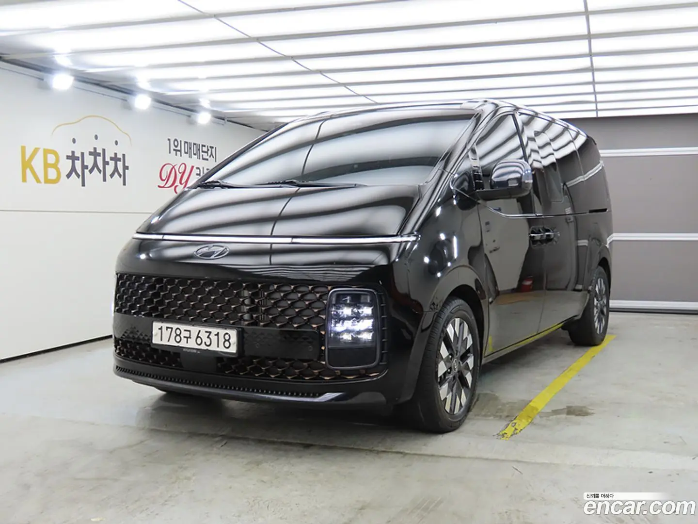 Main__Slider__Photo:Staria Hyundai 2022.9-0