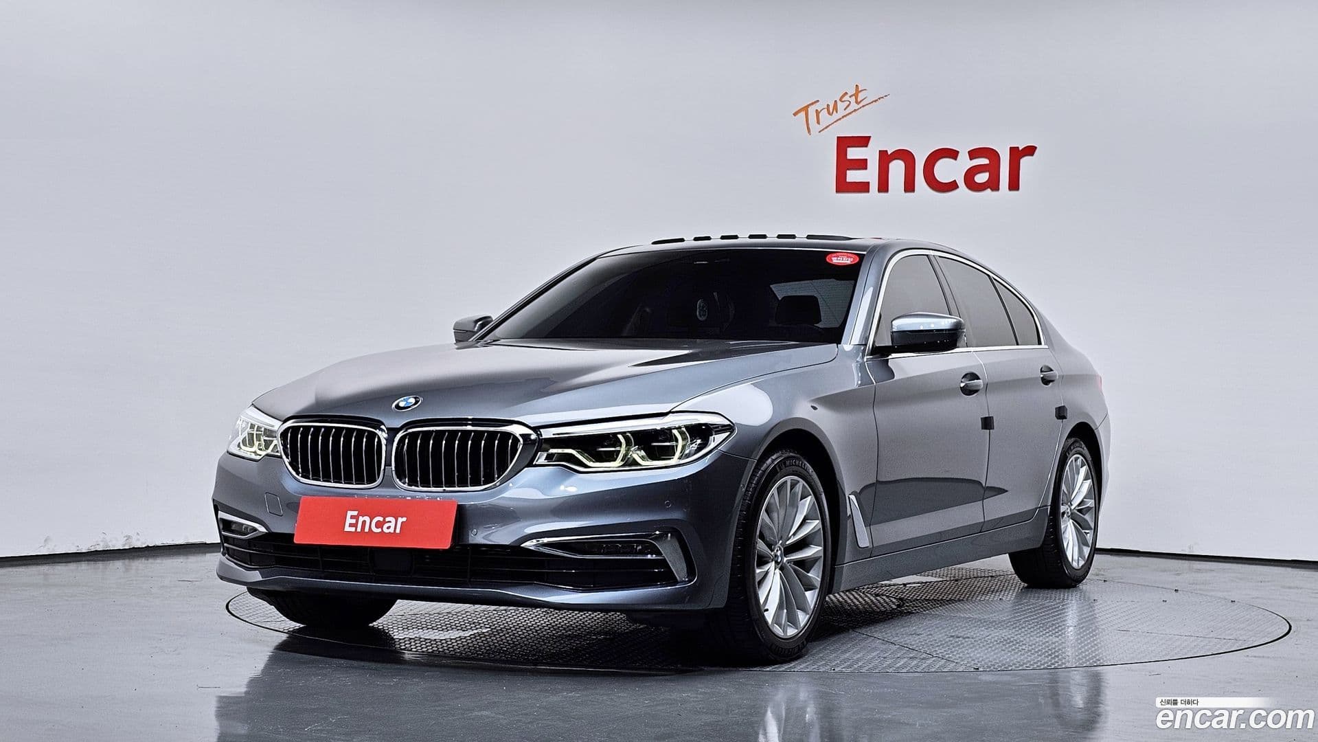 Main__Slider__Photo:5-Series BMW 2019.10-0