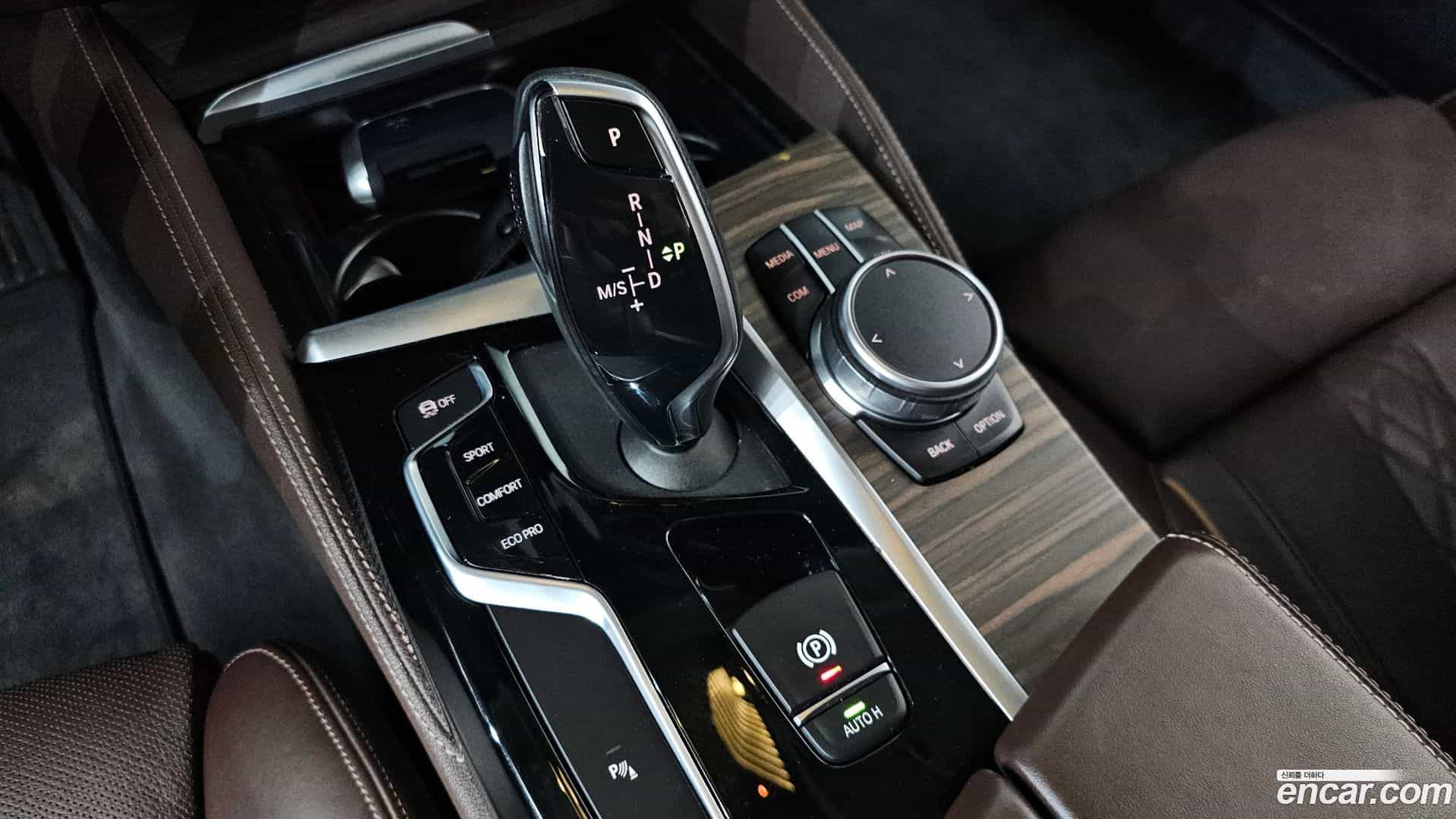 5-Series BMW 2019.10-INNER-009