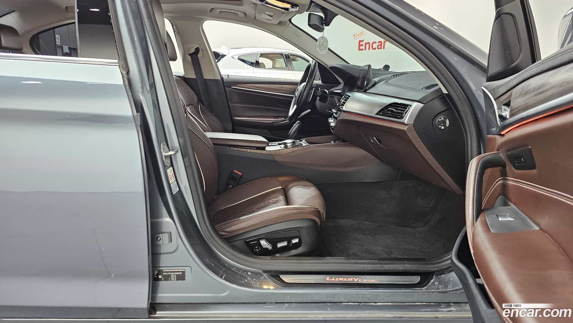 5-Series BMW 2019.10-INNER-036