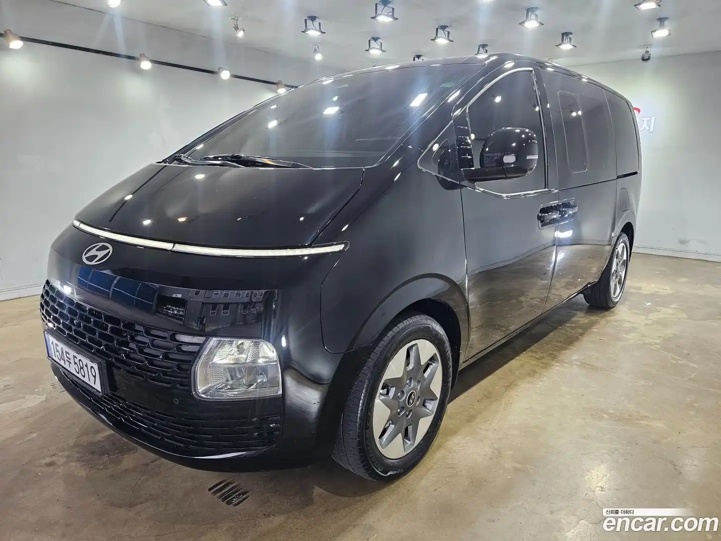 Staria Hyundai 2024.10-OUTER-001