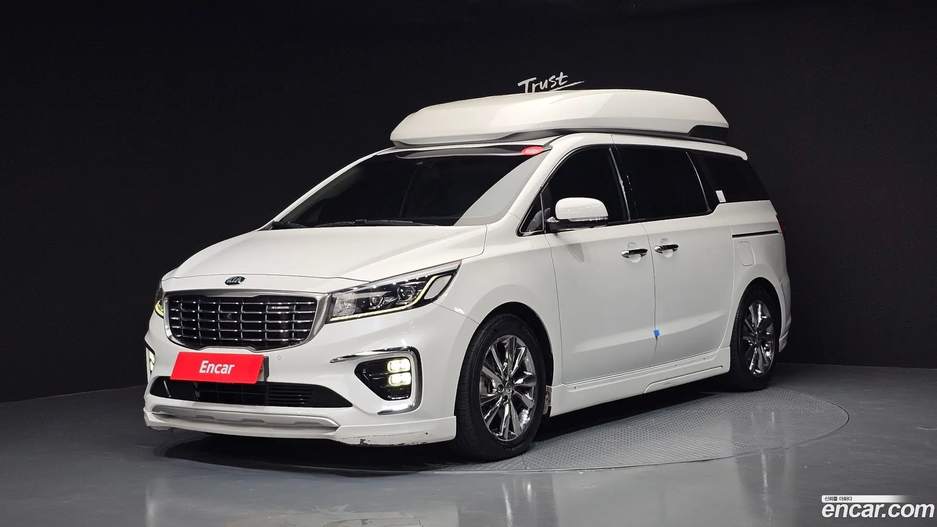 Main__Slider__Photo:Canival Kia 2019.8-0
