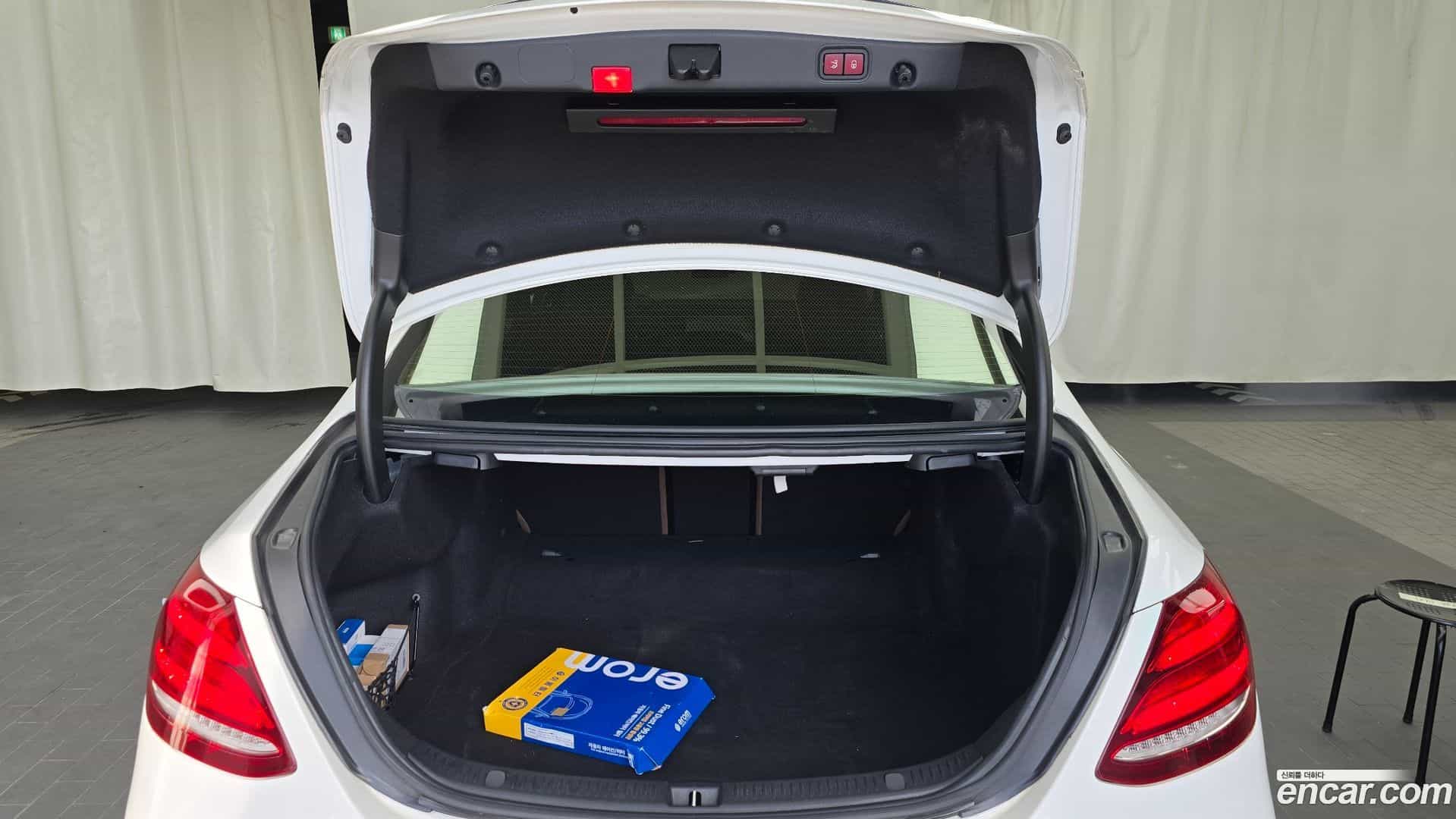 E-Class Mercedes-Benz 2018.4-OPTION-024
