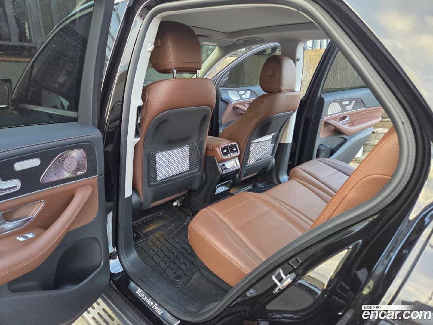GLE-Class Mercedes-Benz 2024.7-OPTION-017