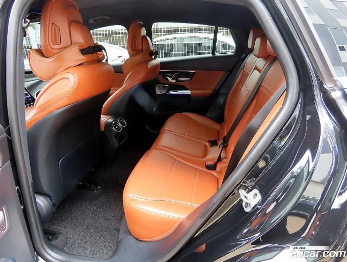 GLC-Class Mercedes-Benz 2025.0-OUTER-006