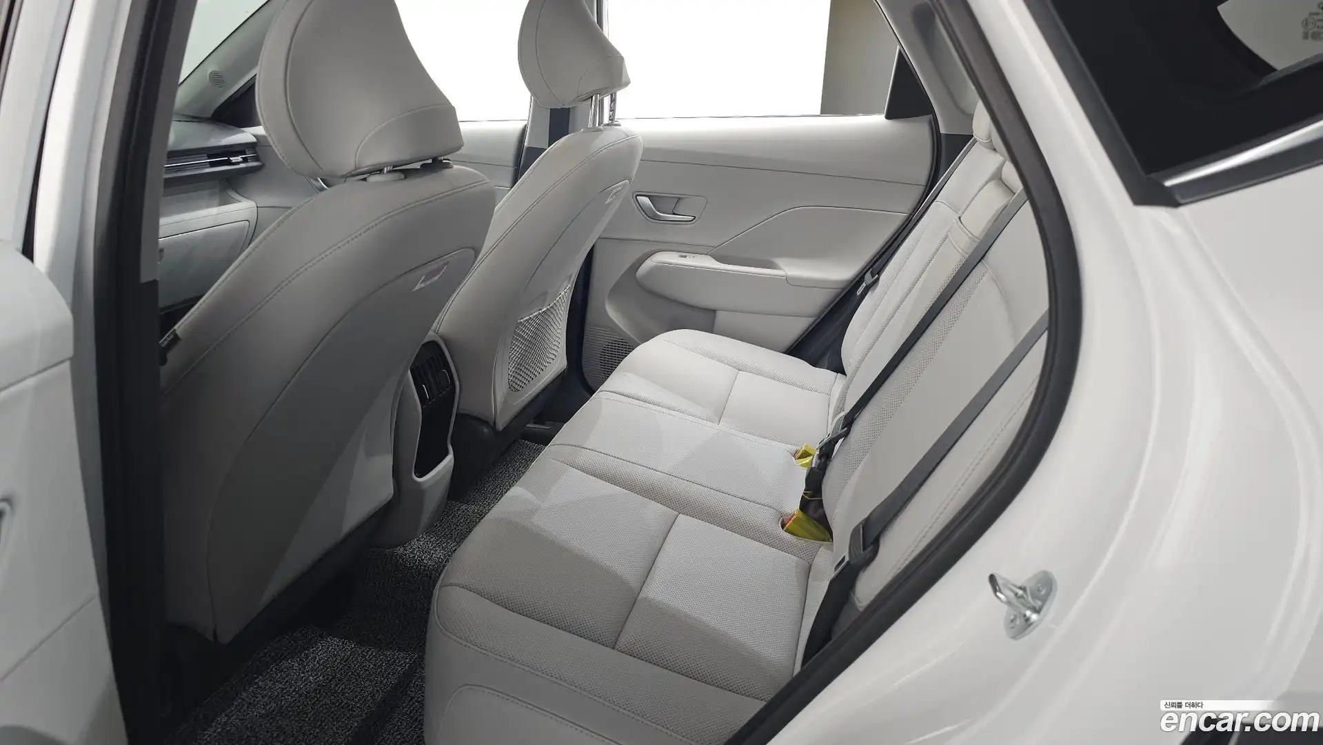 Kona Hyundai 2025.11-OPTION-015