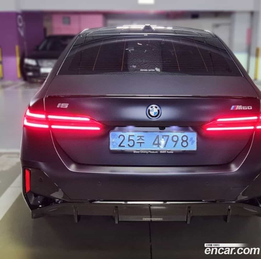 i5 BMW 2024.0-OUTER-002